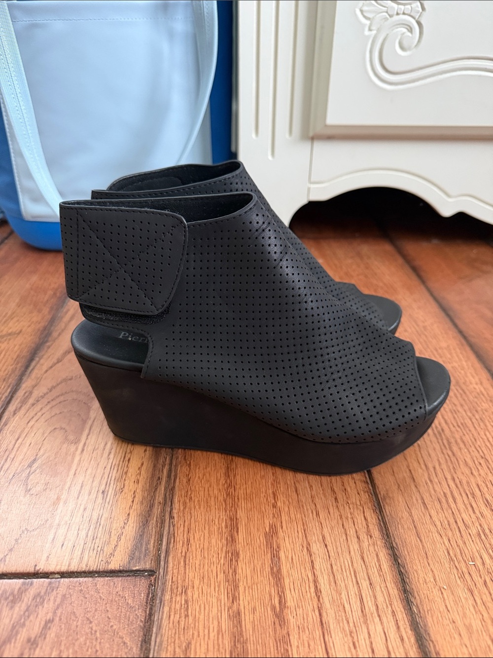 Women's Black Wedge Sandals